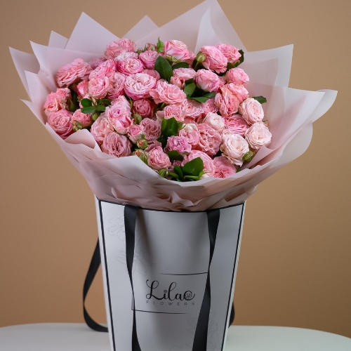 baby rose big bouquet and bag